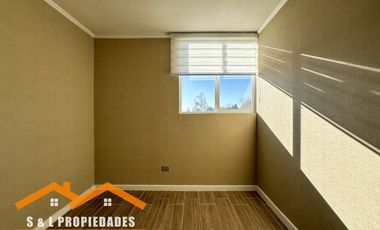 Arriendo departamento 3 dormitorios, principal en suite, 2 baños, balcón y estacionamiento en Condominio Pucalán, Valle Volcanes
