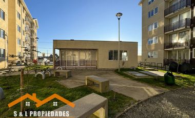 Arriendo departamento 3 dormitorios, principal en suite, 2 baños, balcón y estacionamiento en Condominio Pucalán, Valle Volcanes