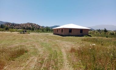 Venta Terreno la merced Graneros, con Casa por terminar.