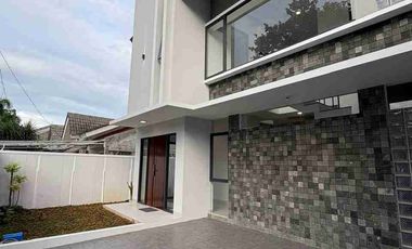 Dijual Rumah Bagus Siap Huni di Kencana Loka BSD City