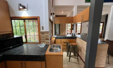 Casa en Vía a La Costa con 4 Habitaciones en Venta o Alquiler