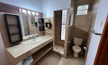 Casa en Vía a La Costa con 4 Habitaciones en Venta o Alquiler