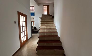 Casa en Vía a La Costa con 4 Habitaciones en Venta o Alquiler