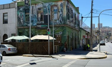 Vendemos derecho a llave de local comercial en pleno centro, Valparaíso