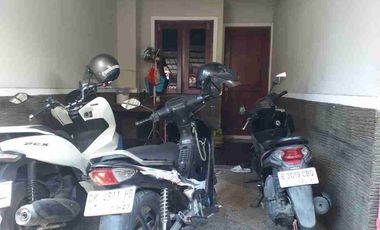 rumah sewa teuku Umar barat strategis pusat kota lingkungan tenang