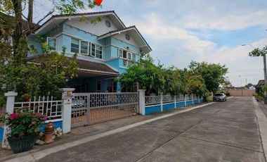Corner Unit Next to the Community Garden!!! Single house for sale in Baan Suan Aeksayam Project, corner unit with 101 sq.w.