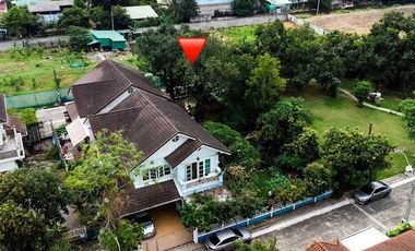 Corner Unit Next to the Community Garden!!! Single house for sale in Baan Suan Aeksayam Project, corner unit with 101 sq.w.