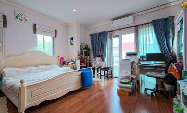 Corner Unit Next to the Community Garden!!! Single house for sale in Baan Suan Aeksayam Project, corner unit with 101 sq.w.