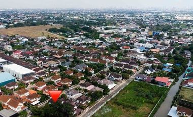 Corner Unit Next to the Community Garden!!! Single house for sale in Baan Suan Aeksayam Project, corner unit with 101 sq.w.