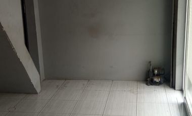 DIsewa Ruko Kecil 2 Lantai Pinggir Jalan Di Jl Raya Bekasi Cakung Jakarta Timur