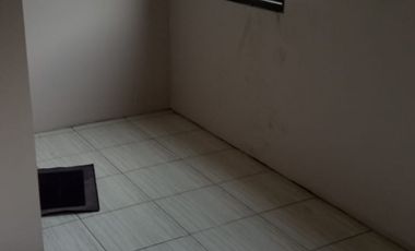 Disewakan Ruko Kecil Pinggir Jalan 2 Lantai di Jl Raya Bekasi, Cakung, Jakarta Timur