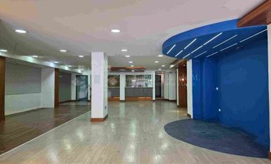 EN VENTA - LOCAL COMERCIAL UBICADO EN EL SECTOR DE LA AV. HUAYNA CÁPAC.