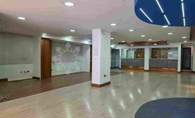 EN VENTA - LOCAL COMERCIAL UBICADO EN EL SECTOR DE LA AV. HUAYNA CÁPAC.