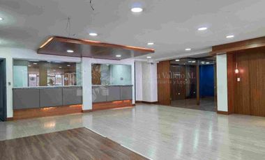 EN VENTA - LOCAL COMERCIAL UBICADO EN EL SECTOR DE LA AV. HUAYNA CÁPAC.