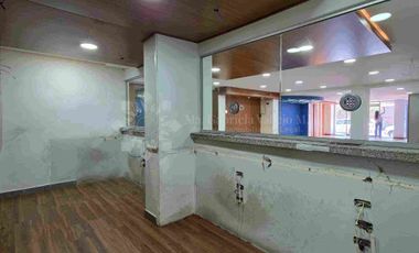 EN VENTA - LOCAL COMERCIAL UBICADO EN EL SECTOR DE LA AV. HUAYNA CÁPAC.