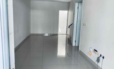 Rumah 2 lt  lokasi green lake city