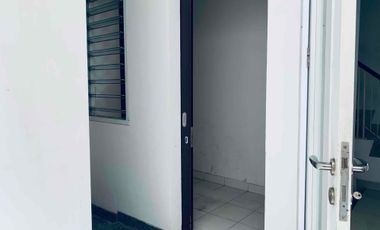 Rumah 2 lt  lokasi green lake city