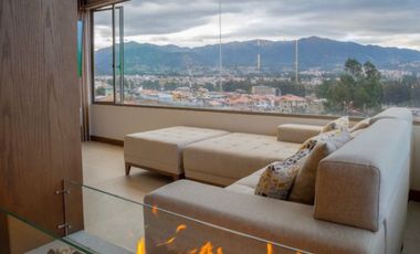 Dúplex moderno en Misicata con 2 dormitorios, balcón y parqueaderos – $150.000