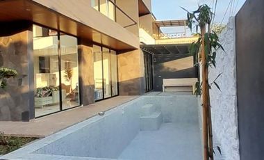 Dijual Rumah Mewah di Pancanaka Royal Garden, Cimahi