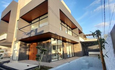 Dijual Rumah Mewah di Pancanaka Royal Garden, Cimahi