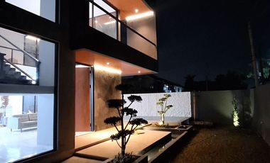 Dijual Rumah Mewah di Pancanaka Royal Garden, Cimahi