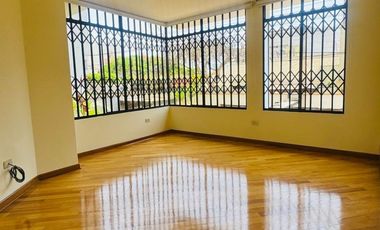 ACOGEDOR DPTO DE 3 DORM EN TAMBO DE MONTERRICO