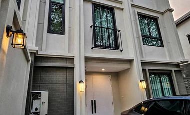 For Rent/Sale 3 Storey English Colonate Style Garden Villa in Padad, near Central Airport Plaza.