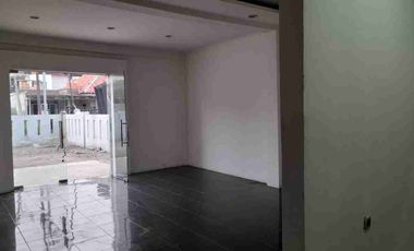 Di jual  Gudang  tersedia  kantor,  di Agusalim,  Bekasi.