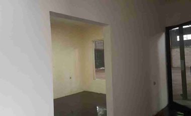 Di jual  Gudang  tersedia  kantor,  di Agusalim,  Bekasi.