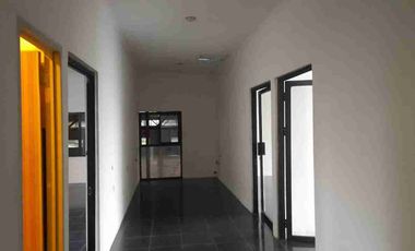 Di jual  Gudang  tersedia  kantor,  di Agusalim,  Bekasi.