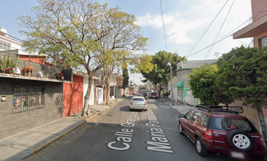 CASA EN REMATE EN IZTAPALAPA POR ZARAGOZA Y METRO GUELATAO