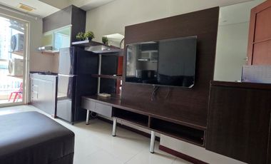 Disewakan Apartemen Royal Medit 2 Bedrooms Best View Fireworks Central Park Mall di Tanjung Duren Jakarta Barat