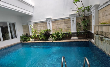 FOR RENT Rumah Mewah Modern Dalam Komplek Area Kuningan Siap Huni
