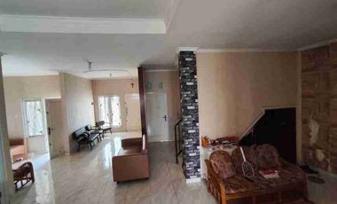 TURUN Harga! Rumah Keluarga Ideal  2 Lantai Pondok Kelapa, Duren Sawit | LT 209 m²