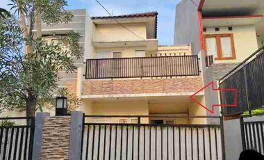 TURUN Harga! Rumah Keluarga Ideal  2 Lantai Pondok Kelapa, Duren Sawit | LT 209 m²