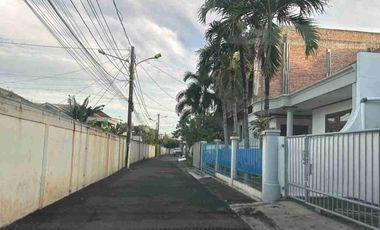 TURUN Harga! Rumah Keluarga Ideal  2 Lantai Pondok Kelapa, Duren Sawit | LT 209 m²