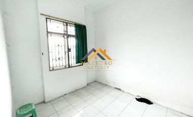 Disewakan Villa 2 Tingkat Kondisi siap huni Komplek Cemara Hijau