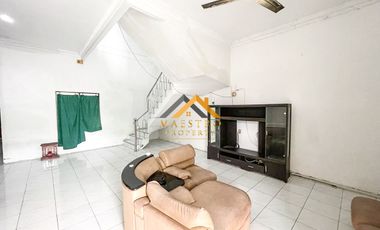 Disewakan Villa 2 Tingkat Kondisi siap huni Komplek Cemara Hijau