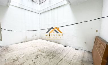 Disewakan Villa 2 Tingkat Kondisi siap huni Komplek Cemara Hijau