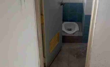 Ruko 3 Lantai lokasi sangat strategis cocok untuk usaha dagang