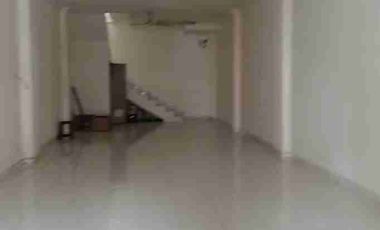 Ruko 3 Lantai lokasi sangat strategis cocok untuk usaha dagang