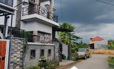 DIJUAL Rumah Minimalis 2 Lantai Siap Huni di Gg Sempalan jati Kudus