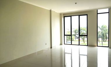 Ready-to-Use 4-Storey Shophouse Available in the Marunda Center Warehouse District