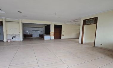 Dijual Rumah Hook Komplek Intercon Kebon Jeruk 1,5 Lantai Posisi Hoek, Dekat Puri Indah Mall & RS Siloam Kebon Jeruk Jakarta Barat