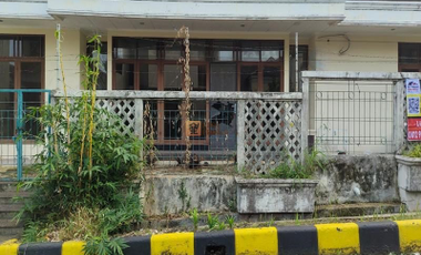 Dijual Rumah Hook Komplek Intercon Kebon Jeruk 1,5 Lantai Posisi Hoek, Dekat Puri Indah Mall & RS Siloam Kebon Jeruk Jakarta Barat