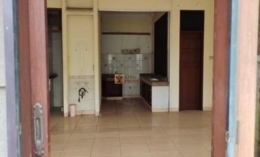 Dijual Rumah Hook Komplek Intercon Kebon Jeruk 1,5 Lantai Posisi Hoek, Dekat Puri Indah Mall & RS Siloam Kebon Jeruk Jakarta Barat