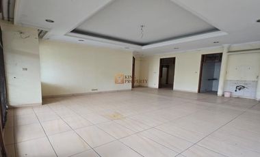 Dijual Rumah Hook Komplek Intercon Kebon Jeruk 1,5 Lantai Posisi Hoek, Dekat Puri Indah Mall & RS Siloam Kebon Jeruk Jakarta Barat