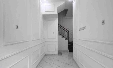 Rumah Baru Murah Full Rooftop DiCondet Jakarta Timur