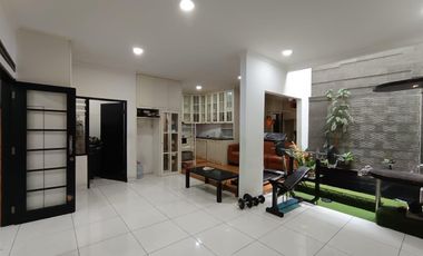 RUMAH DALAM KOMPLEK BUAHBATU MENGGER SIAP HUNI 2 LANTAI DI PUSAT KOTA BANDUNG