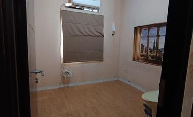 RUMAH DALAM KOMPLEK BUAHBATU MENGGER SIAP HUNI 2 LANTAI DI PUSAT KOTA BANDUNG